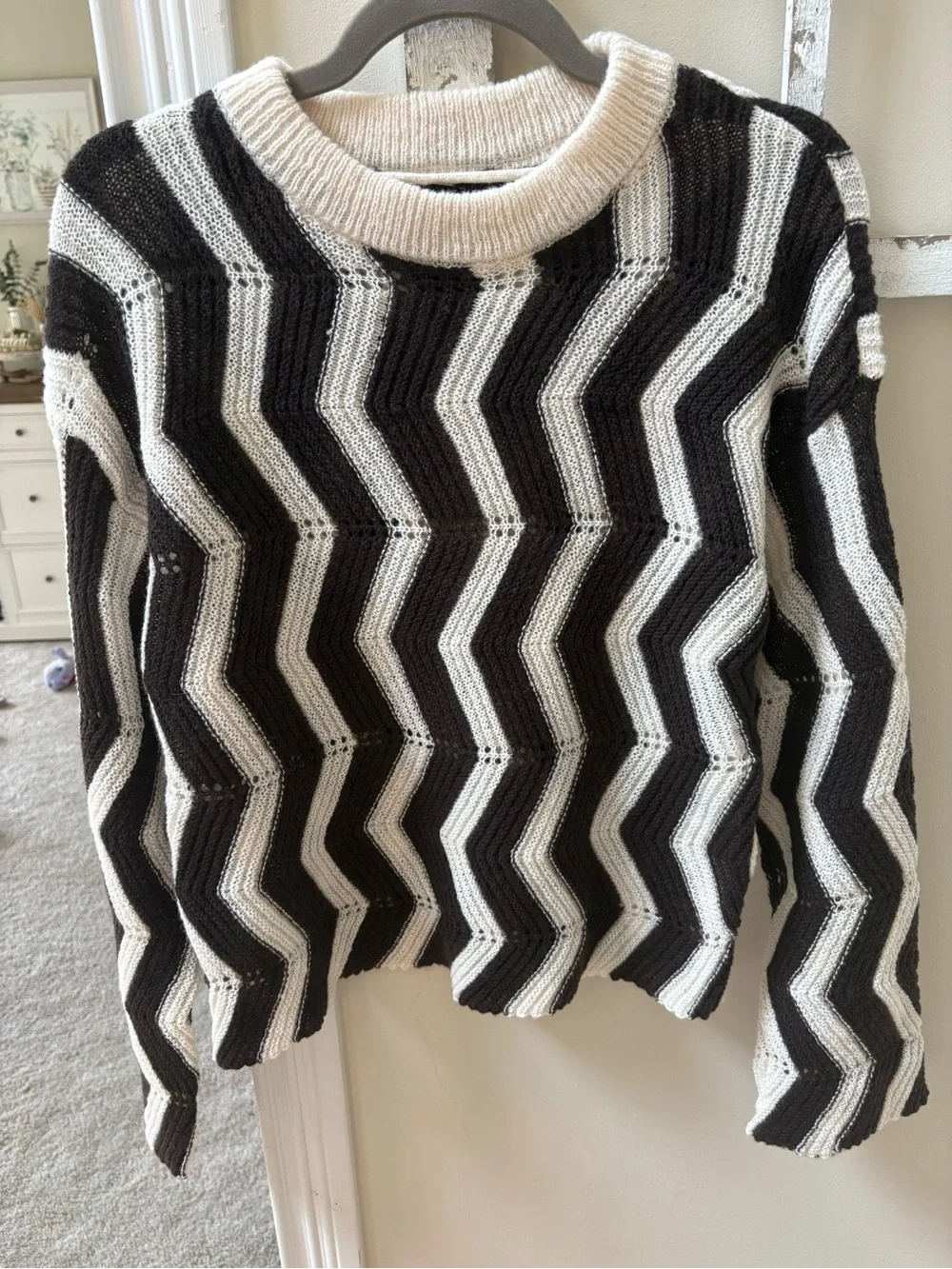 Vero Moda Black & White Chevron Crewneck Sweater